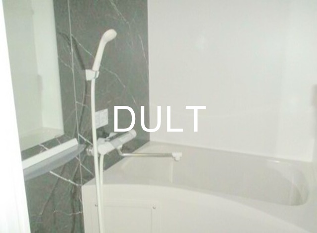 バス・シャワールーム　バスルームです。