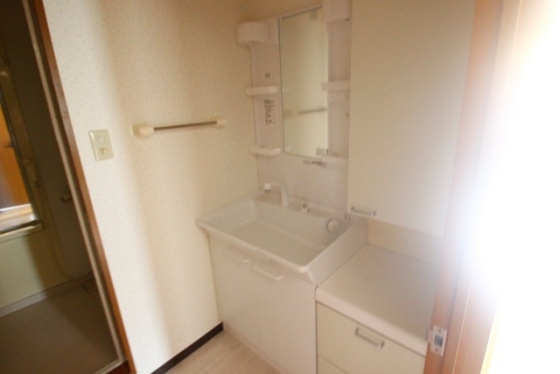 洗面設備　※別部屋の写真です