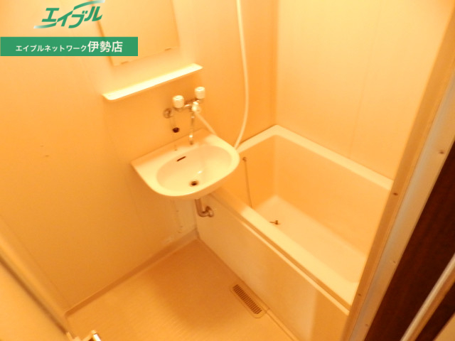 バス・シャワールーム　写真は同型です。