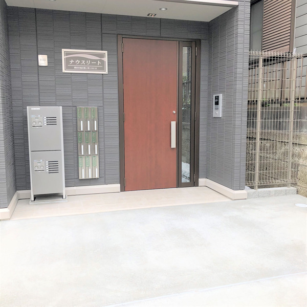 エントランス　建物の内部です