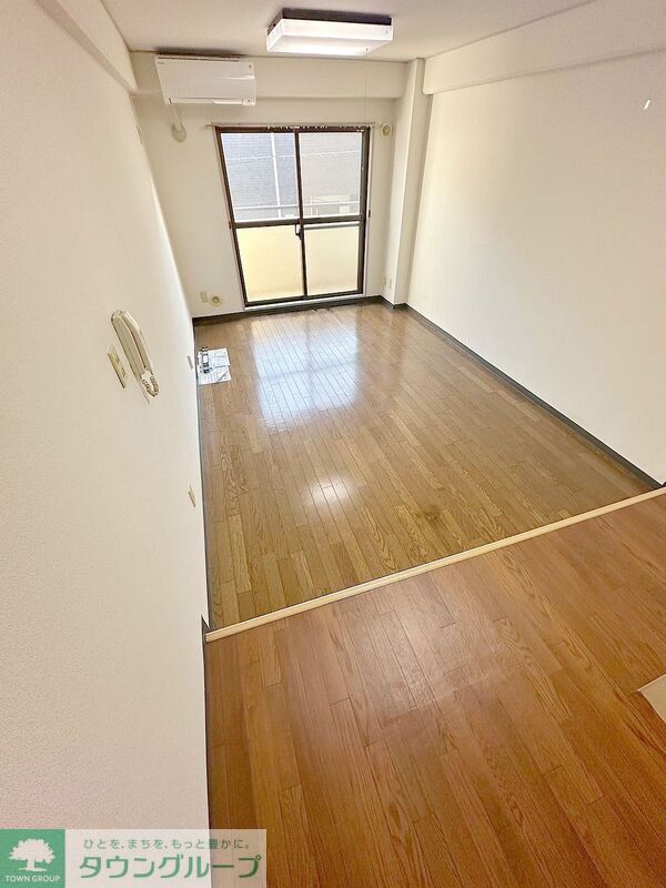 居室・リビング　玄関