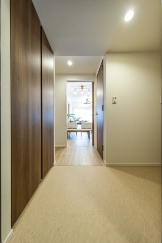 玄関　＊同間取り別部屋参照