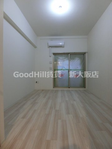 居室・リビング　セレニテ西中島アリア壱番館