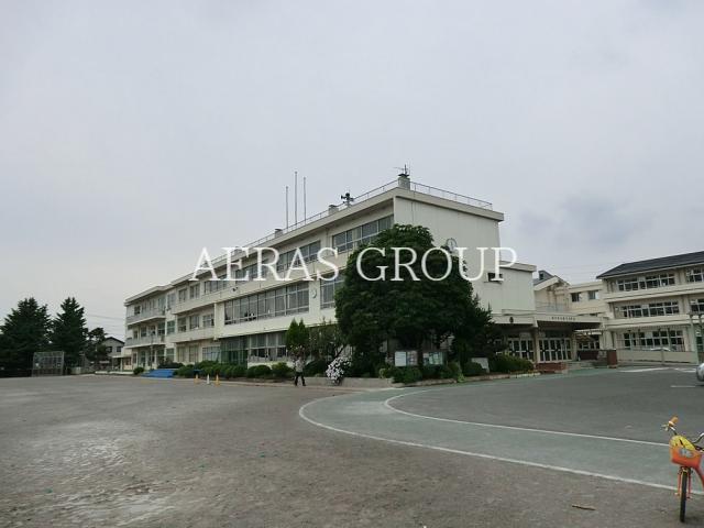 小学校　桶川市立桶川小学校（小学校）まで1093m