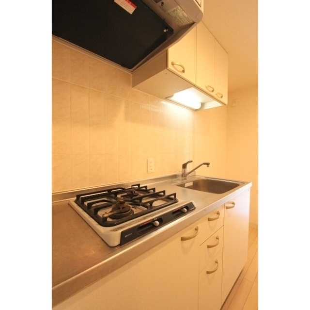 キッチン　※同タイプ別部屋写真