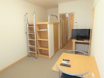 居室・リビング　ハイベッドタイプのお部屋です