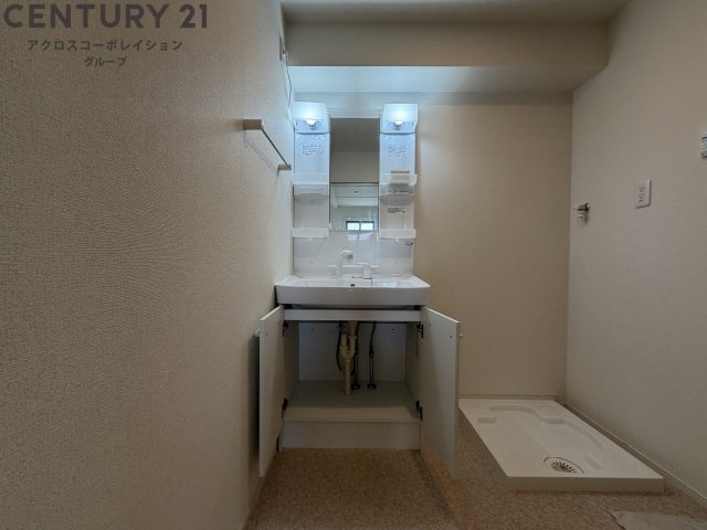 洗面設備　室内に洗濯機置き場があります