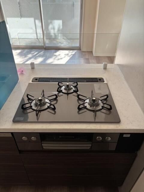 キッチン　コンパクトなキッチンで掃除もラクラク