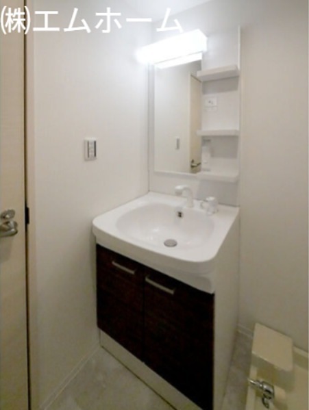 洗面設備　脱衣所　独立洗面化粧台