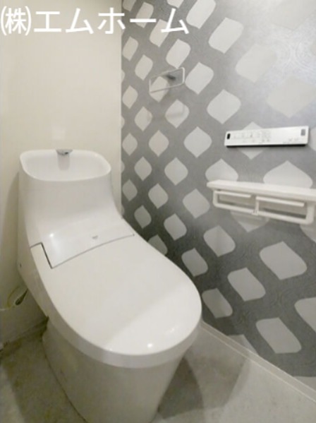 トイレ　温水洗浄便座付トイレ