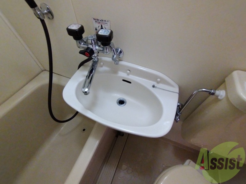 洗面設備　洗面台。身支度にはかかせないですよね～。