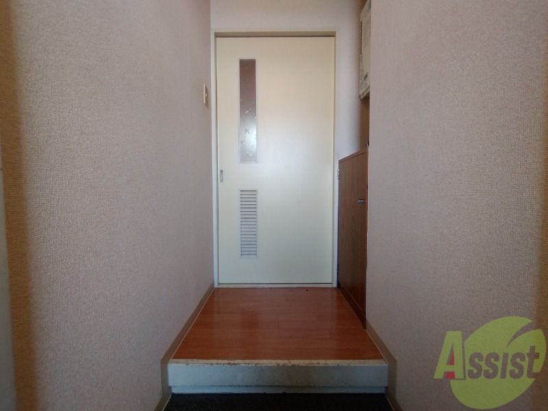 玄関　玄関からの様子を撮影してみました。動線になります。