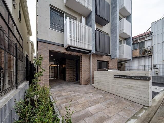 エントランス　ゆとりのあるエントランスです