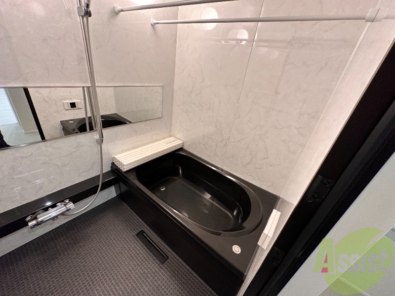 バス・シャワールーム　こちらのお風呂で、一日の疲れを癒して下さい。