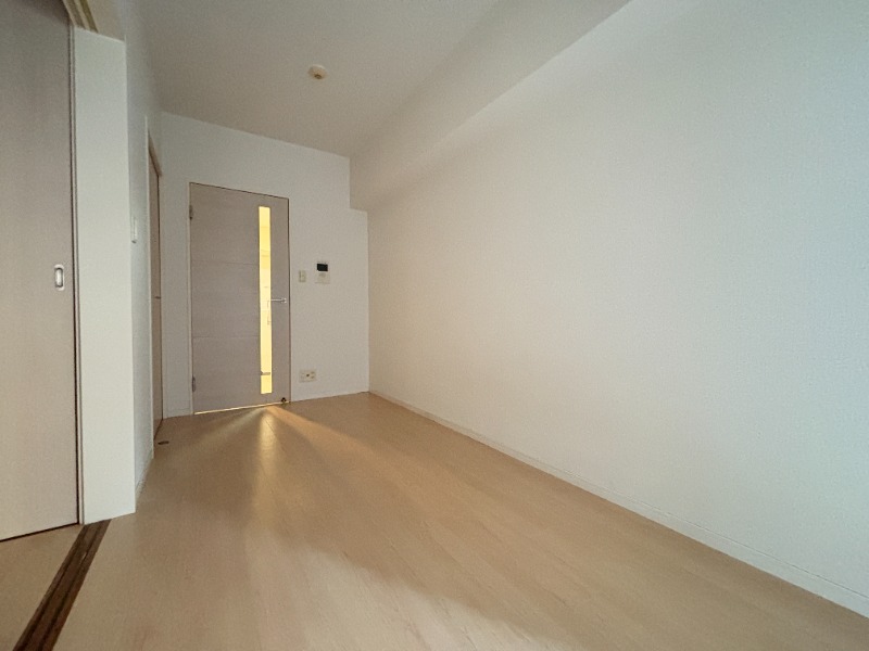 居室・リビング　８０１号室　写真