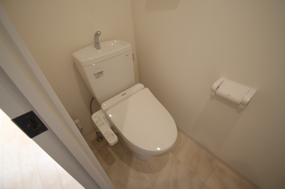 トイレ　※他号室の写真です。