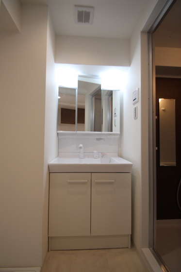 洗面設備　※他号室の写真です。