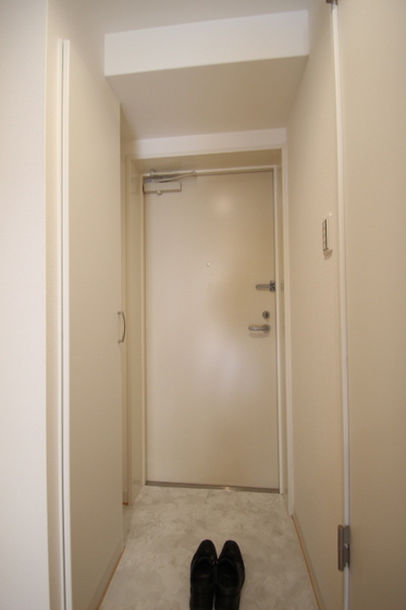 玄関　※他号室の写真です。