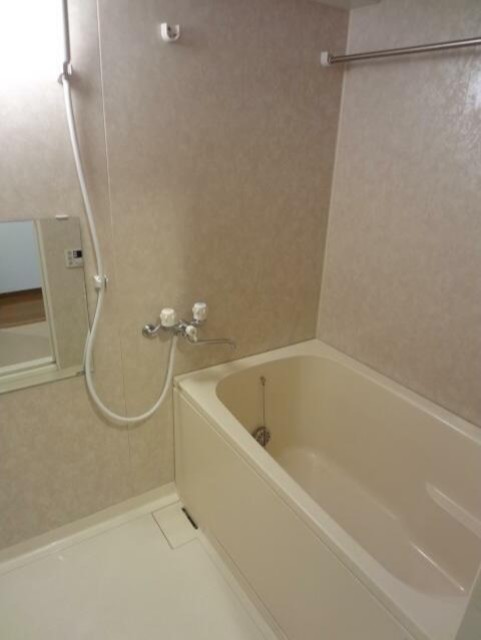 バス・シャワールーム　バスルーム