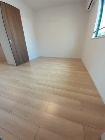 その他部屋・スペース　風通しも良い寝室です☆