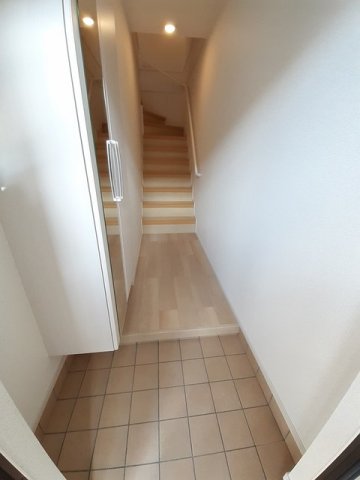 玄関　シューズボックス付きの玄関です★