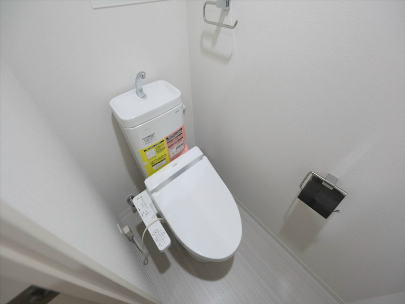 トイレ　温水洗浄暖房便座付トイレ