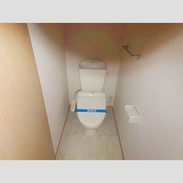 トイレ　温水洗浄便座