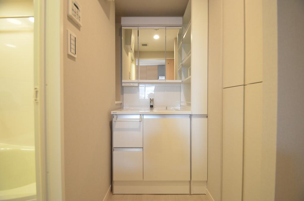 洗面設備　洗髪洗面化粧台