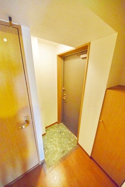 玄関　お部屋探しは株式会社　タウンハウジング　までお気軽にお問合…