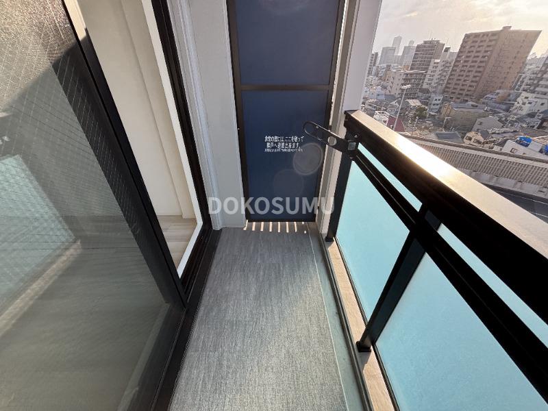 バルコニー　心地よい風と光を感じる、暮らしの楽しみが広がる場所。