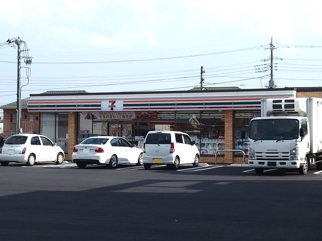 コンビニ　セブンイレブン前橋片貝１丁目店（コンビニ）まで500m