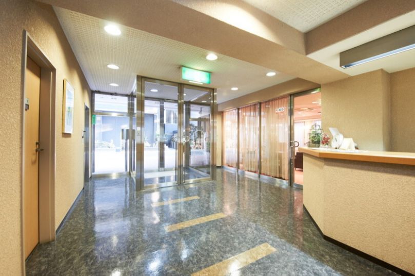地下鉄御堂筋線 本町駅 徒歩9分 12階建 築40年の外観写真