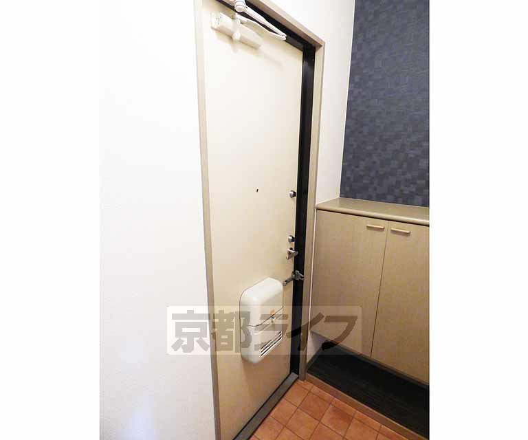 その他設備　玄関のドアです。