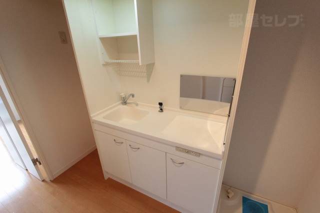 キッチン　２０２号室内装写真参照