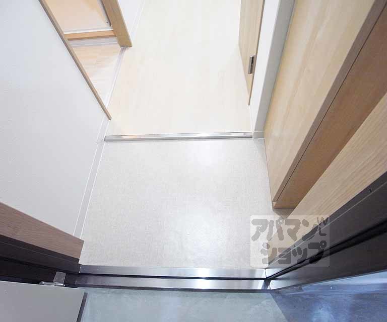 玄関　靴箱付きの玄関です。