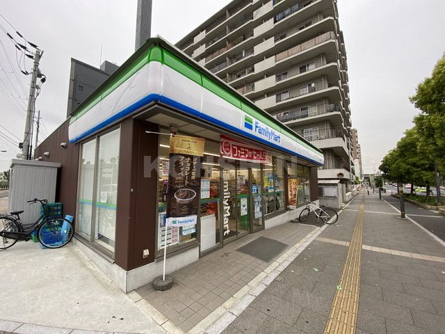 コンビニ　ファミリーマート（コンビニ）まで354m