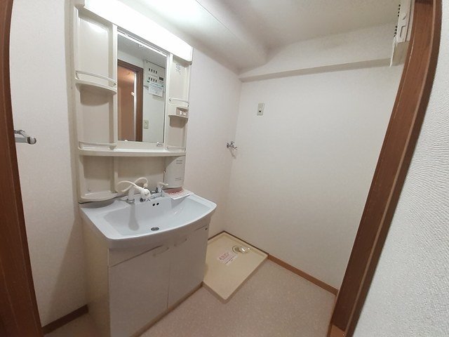 洗面設備　脱衣スペースもあります
