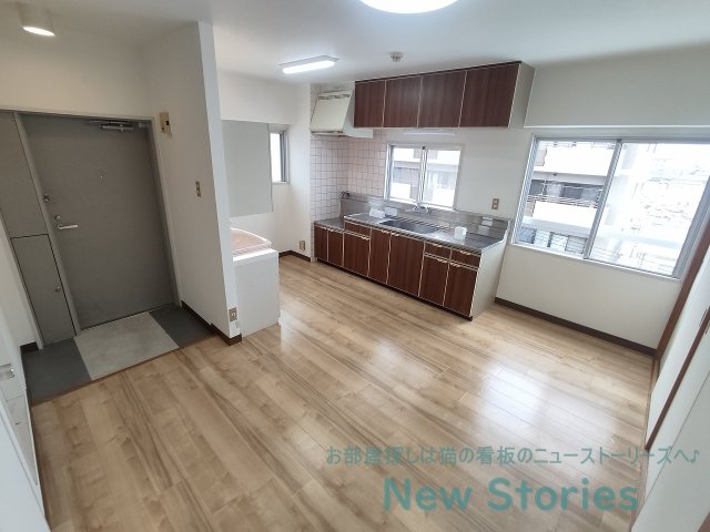 居室・リビング　こちらのリビングで趣味の時間をお楽しみください