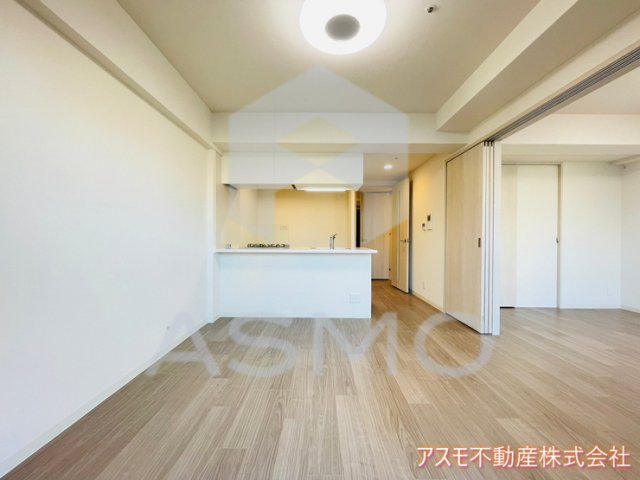 居室・リビング　同マンション別部屋参考写真
