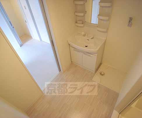 洗面設備　朝の身だしなみチェック