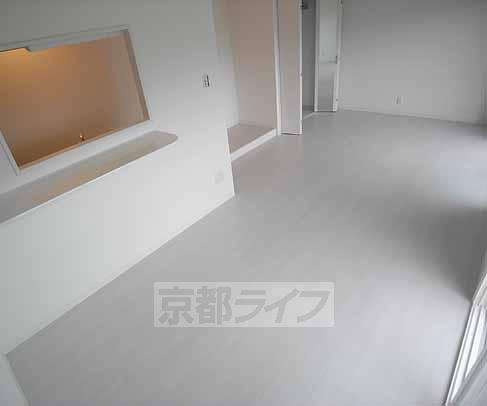 居室・リビング　きれいに改装しました