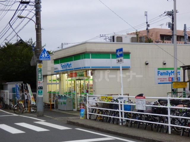 コンビニ　ファミリーマート船橋法典駅前店（コンビニ）まで317m
