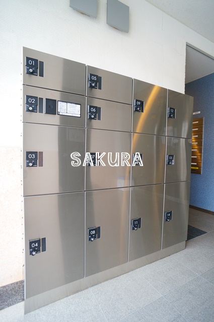 その他共有部分　外出の多い方でも安心の宅配ボックス付き♪