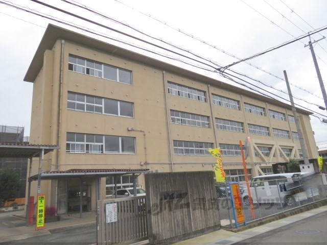 小学校　雀部小学校（小学校）まで400m