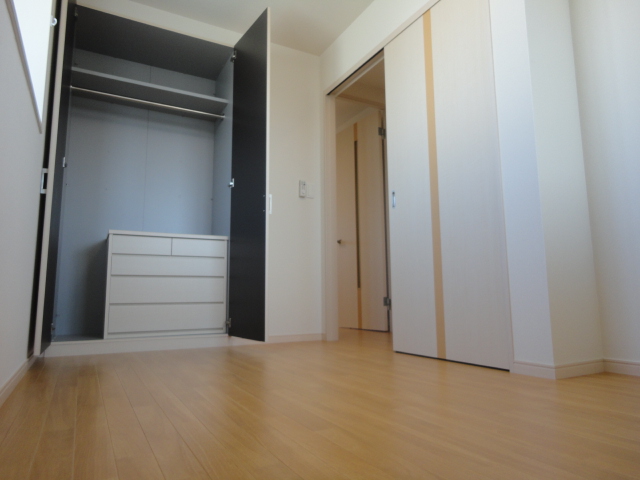 収納　洋室(収納家具付き)