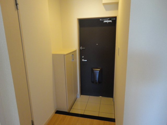 玄関　玄関(人感センサーライト)