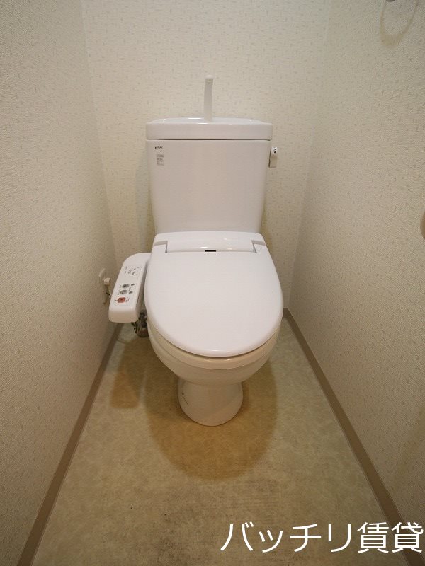 トイレ　別号室タイプの為、現状を優先いたします