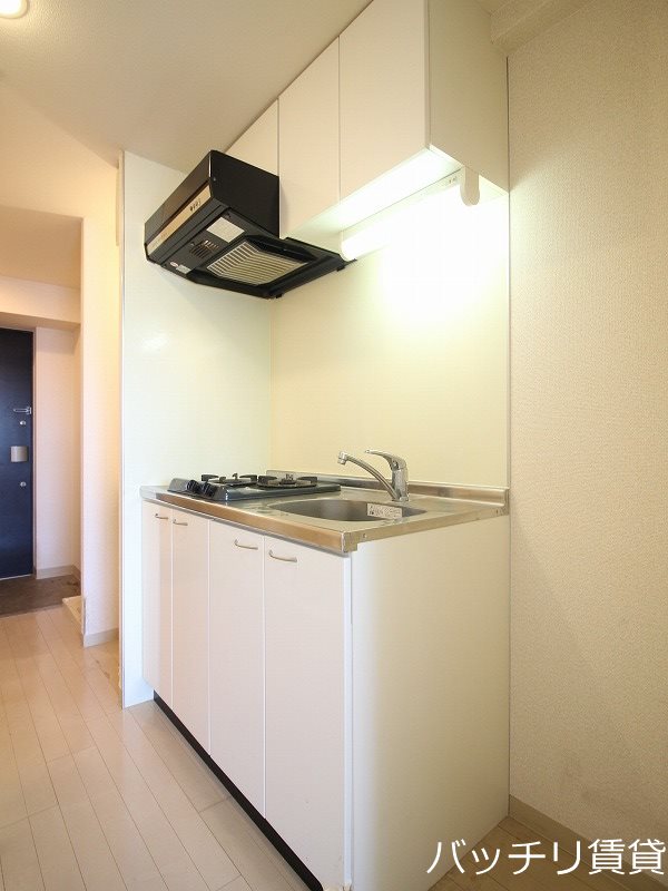 キッチン　別号室タイプの為、現状を優先いたします