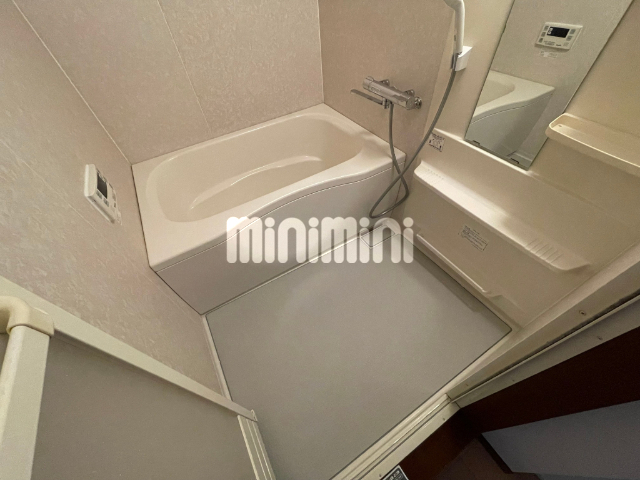 バス・シャワールーム　きれいなバスルーム