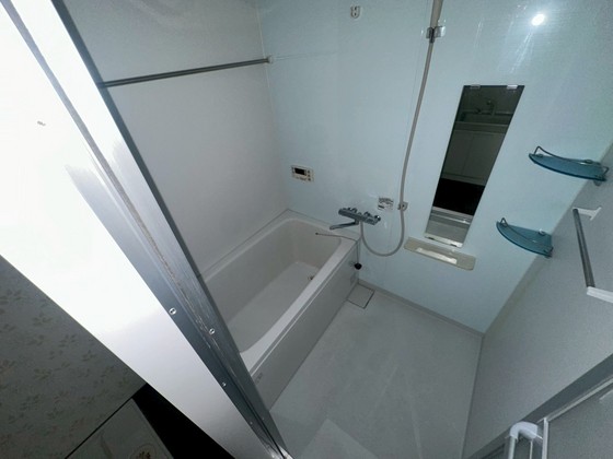 バス・シャワールーム　※別部屋の写真です